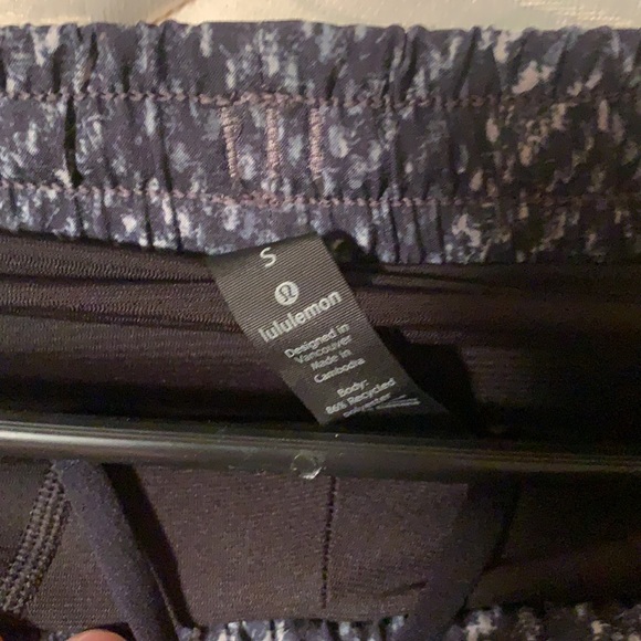 Men’s lululemon pace breaker shorts - Picture 2 of 4